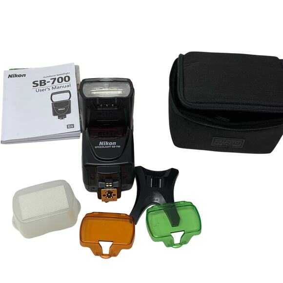 Nikon SB-700 AF Speedlight Flash Kit Case + Filters + Diffuser + Stand NEW - Picture 1 of 4